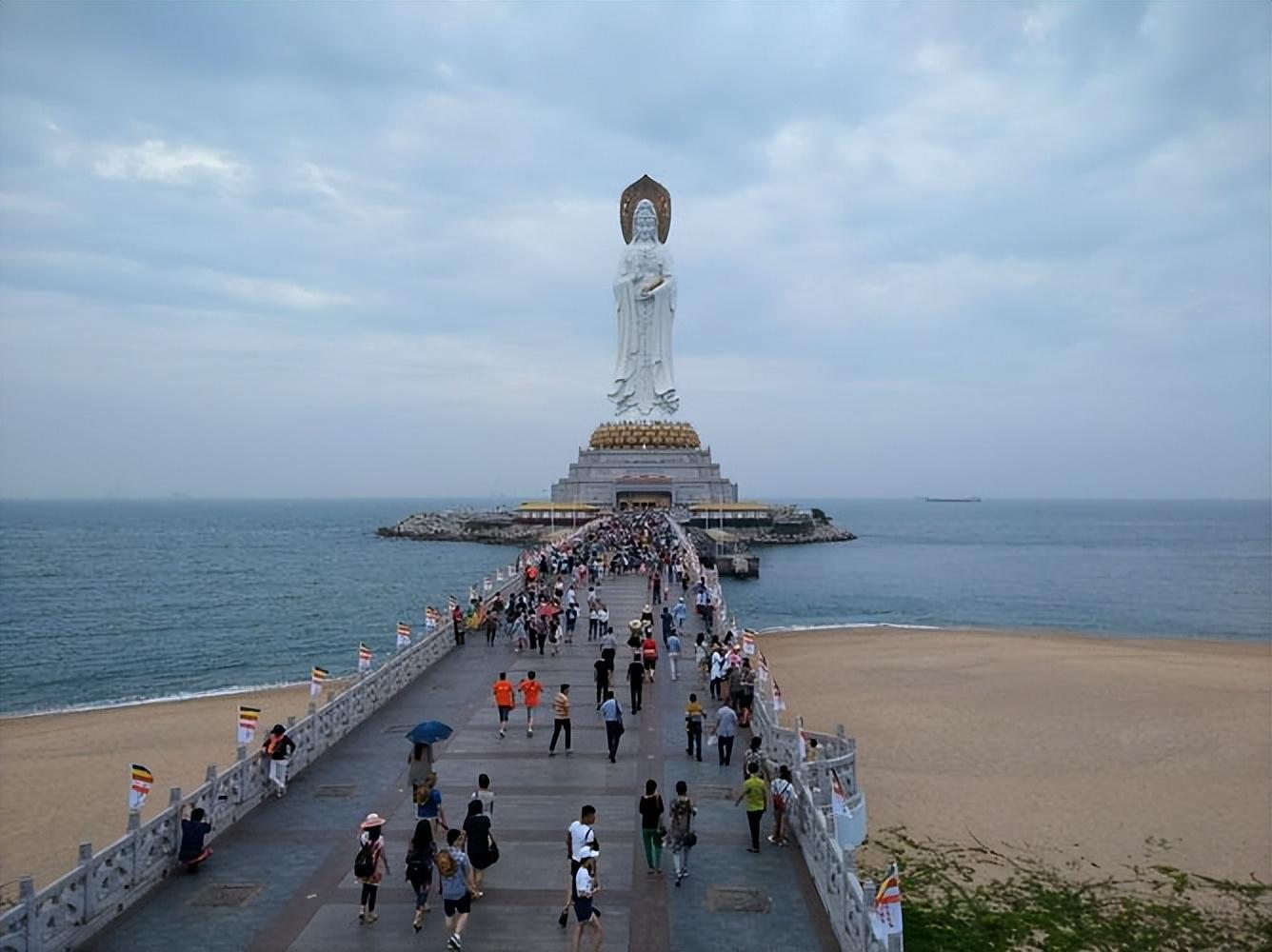 回顾富商张晖花8亿建108米海上观音像却在4年后意外死在水中