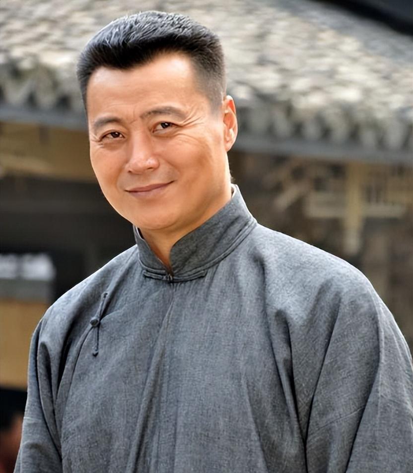 回顾任程伟花9元娶初恋黄蕾成名后更爱她携手27年无绯闻