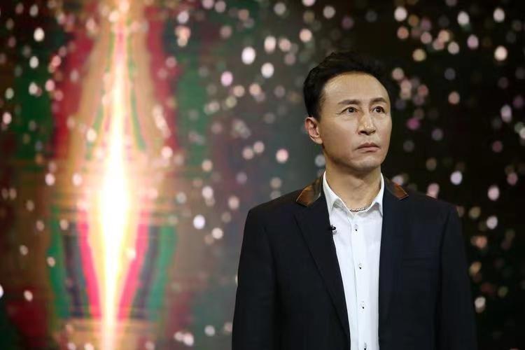 回顾王洛勇曾是胡歌恩师独闯美国16年感激19岁嫁给自己的丁宁