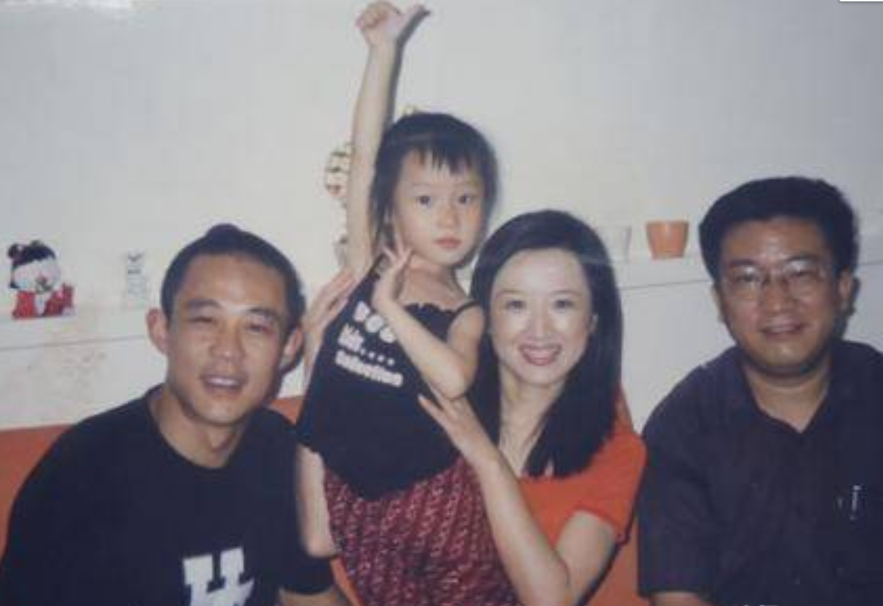 回顾潘雨辰经历失败婚姻离婚后只字不提前夫与女儿相依为命