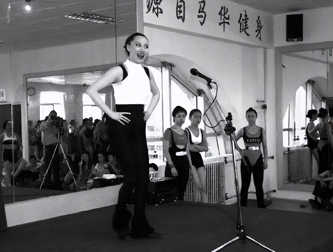 2001年41岁的健美女皇马华突然离世死前身上出现大片红紫斑痕