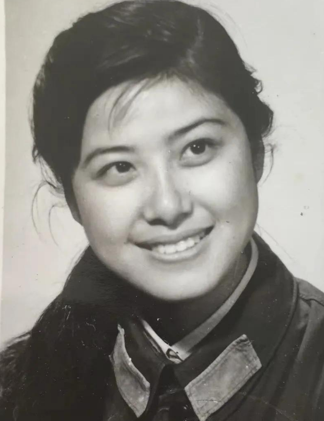 回顾吴玉华婚姻8年丈夫选择丁克转身嫁给画家如今怎么样了