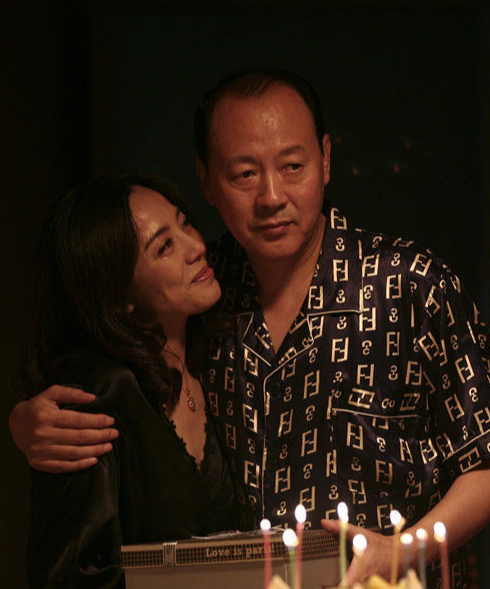 回顾侯天来从自行车厂钳工到著名老戏骨他对妻子和女儿有愧疚