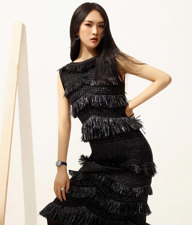 回顾华为千金姚安娜住着5亿豪宅管家年薪40万却非要当明星