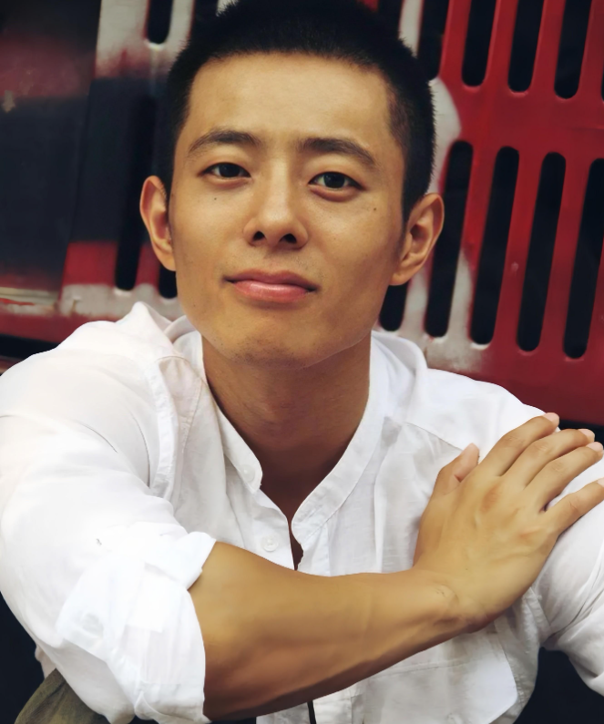 "平平无奇"柳明明