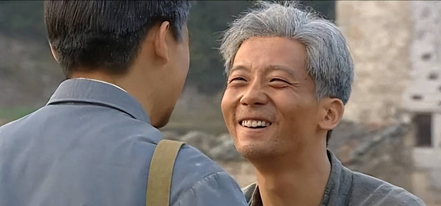 回顾演员陈创演狗出圈手握3个影帝却不温不火49岁一人生活