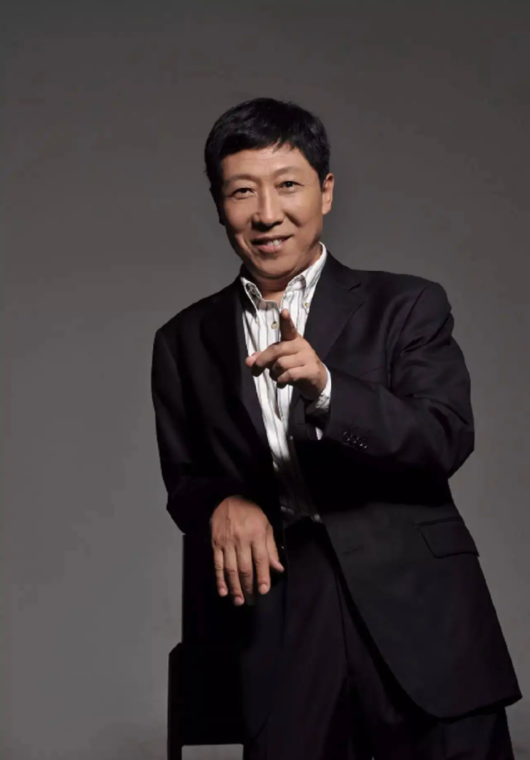 回顾演员韩童生放弃铁饭碗当演员妻子不是许娣只是个普通人