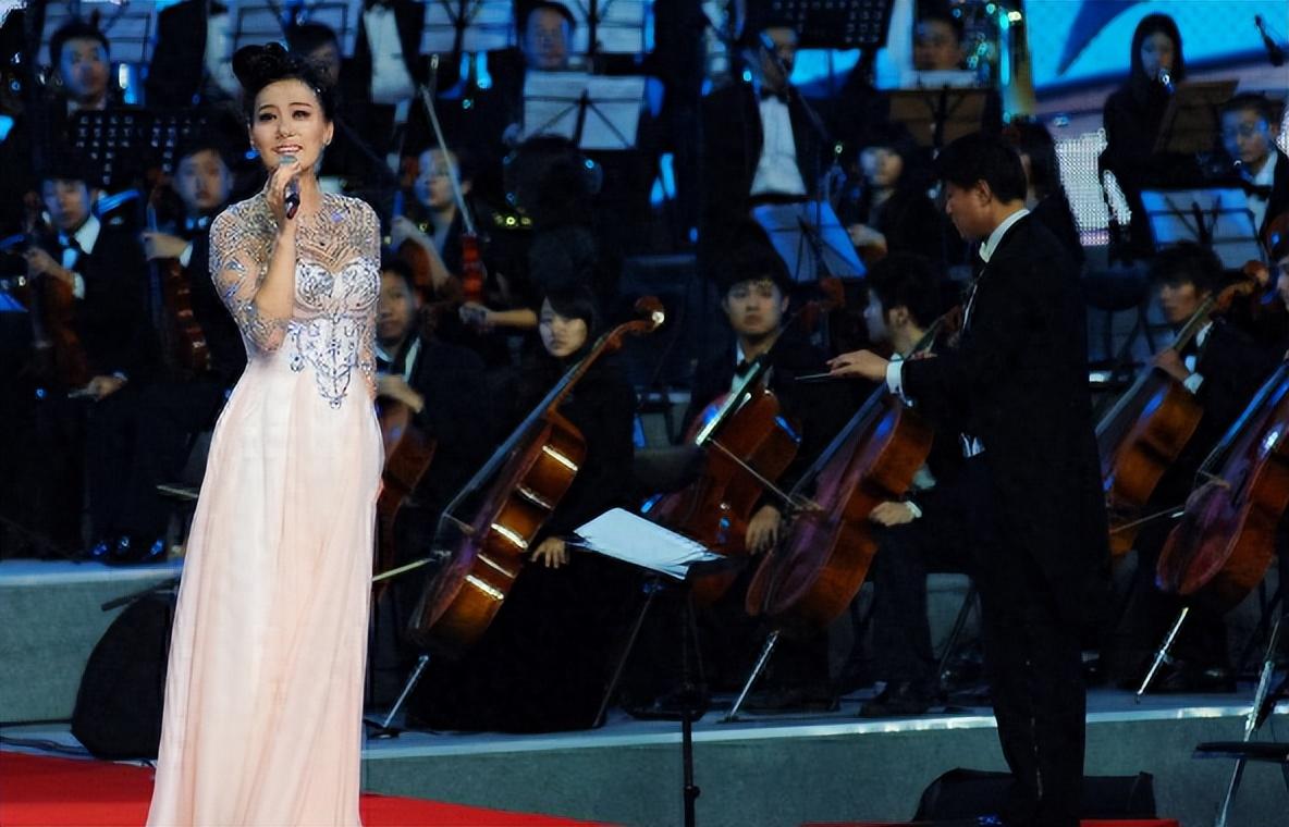 回顾谭晶我这辈子最正确的决定就是为科学家丈夫生一对双胞胎