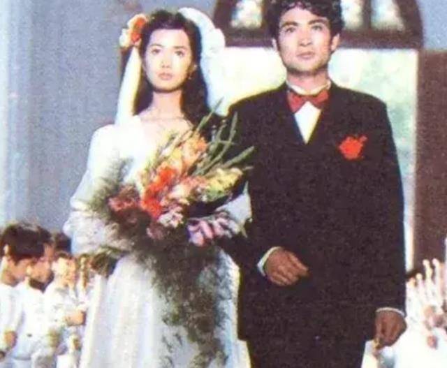 回顾女星李芸父亲和伯父都是知名演员结婚又离婚二嫁小提琴家