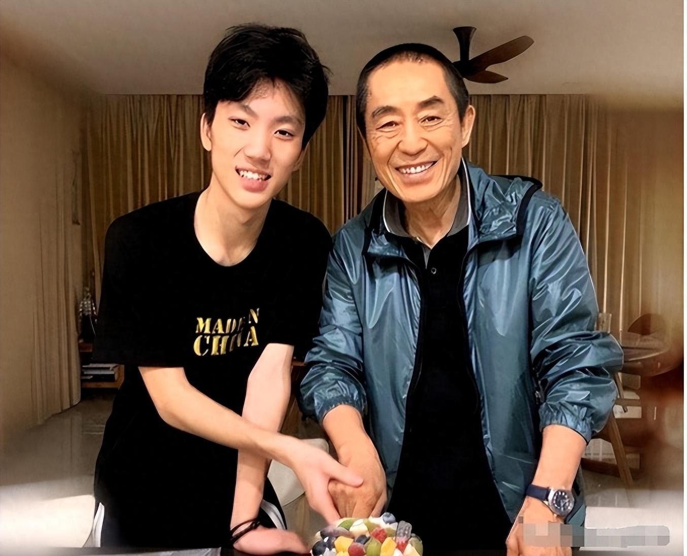 回顾张艺谋儿子张壹男我的妈妈是陈婷为何说我长得像巩俐阿姨