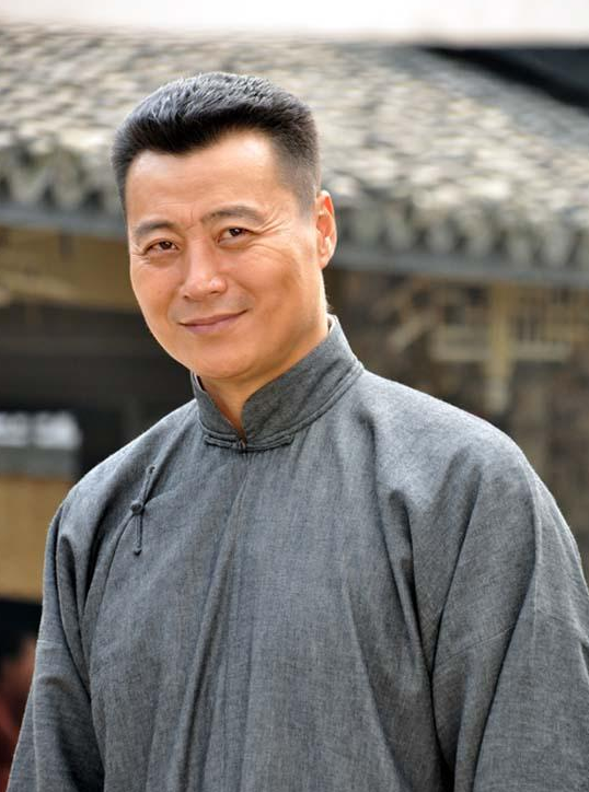 回顾任程伟娶黄蕾到地下室共患难成名后不换糟糠妻只换大房子