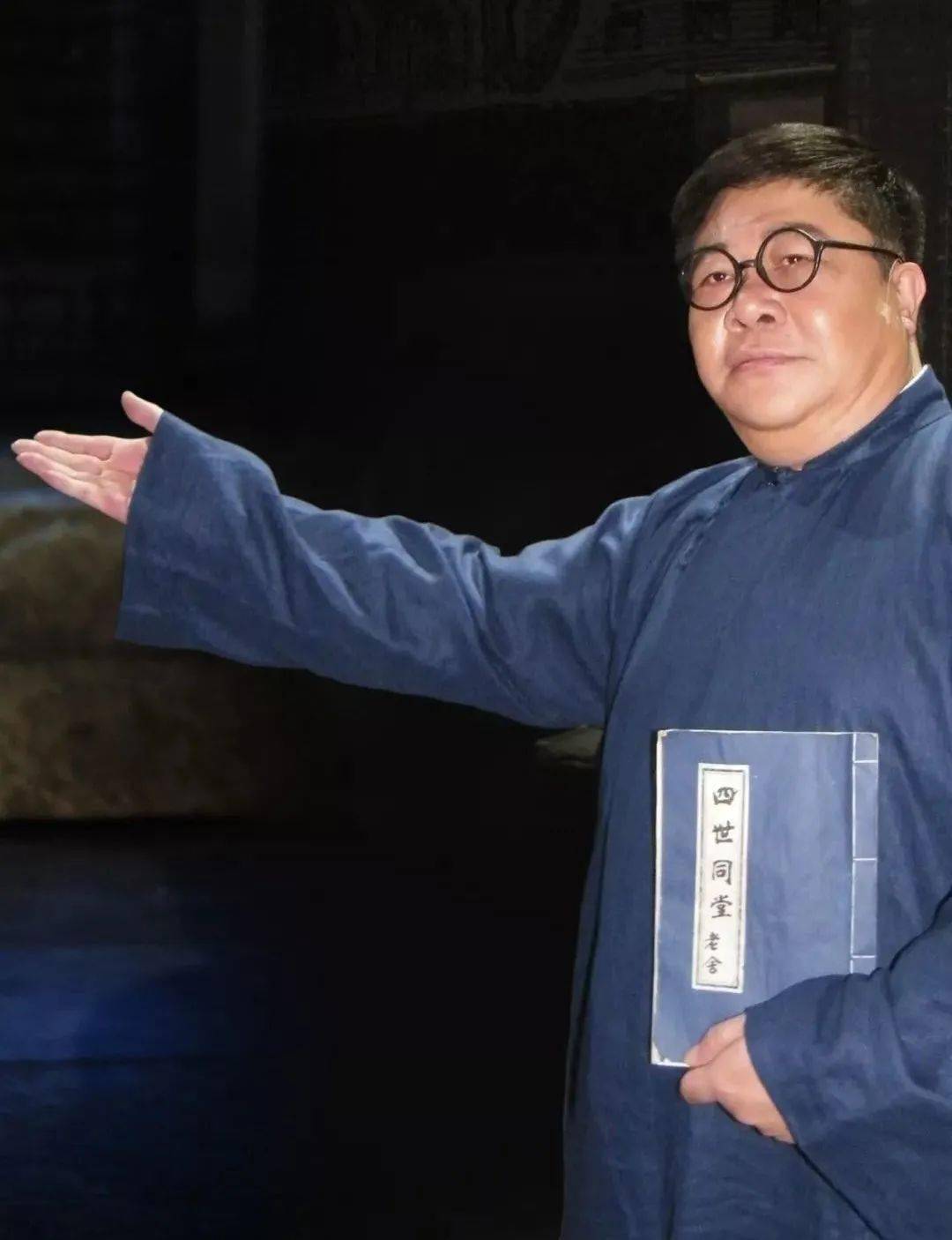 回顾刘金山为了患癌的母亲选择丁克53岁喜得一女如愿当上爸爸