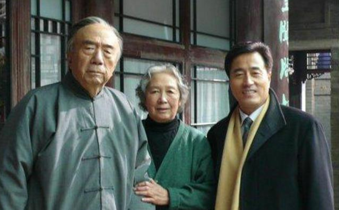 回顾老戏骨李丁病逝11年后儿子也不幸离世遗孀的选择令人泪目