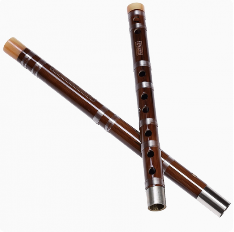 他严格把控竹笛制作的每道工序,从选材到加工都倾注心血,所制笛子外观