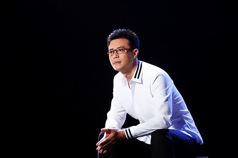 回顾白燕升娶瘫痪的残疾妻子婚后生一儿一女如今幸福美满