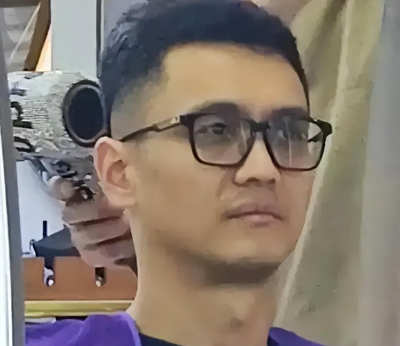 宋喆现身县城发廊近照曝光变瘦引来瞩目