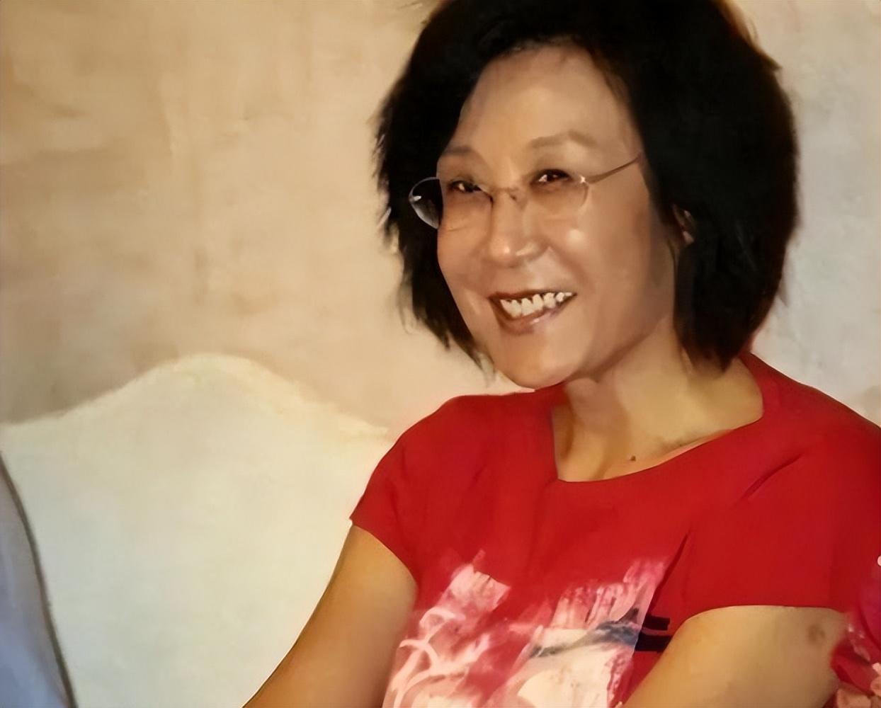 回顾苏小明成名后抛弃前夫出国加入法国国籍今回国当演员