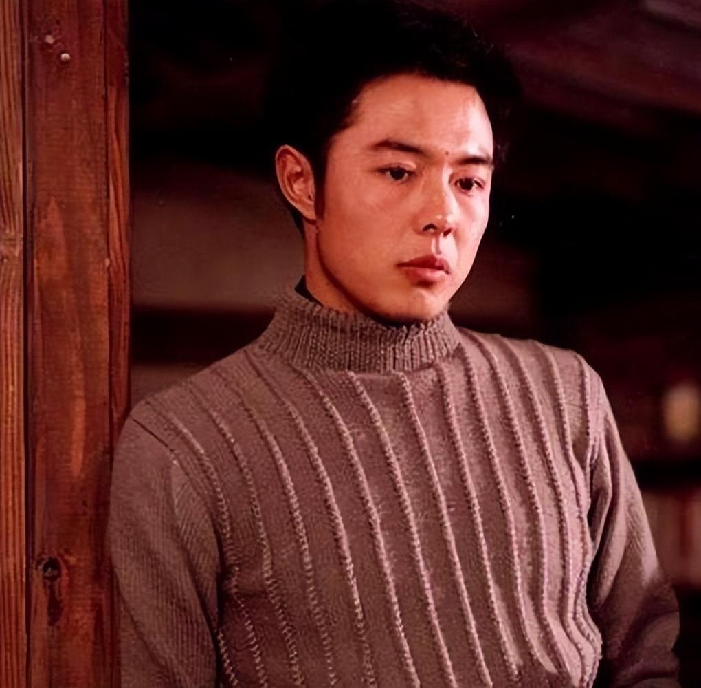 回顾张铁林三个孩子三个妈加入英国国籍66岁脚里安6个钢钉