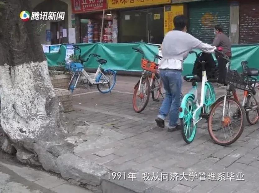 52岁的叶爱玲在广州担任外卖员,被誉为"女单王".