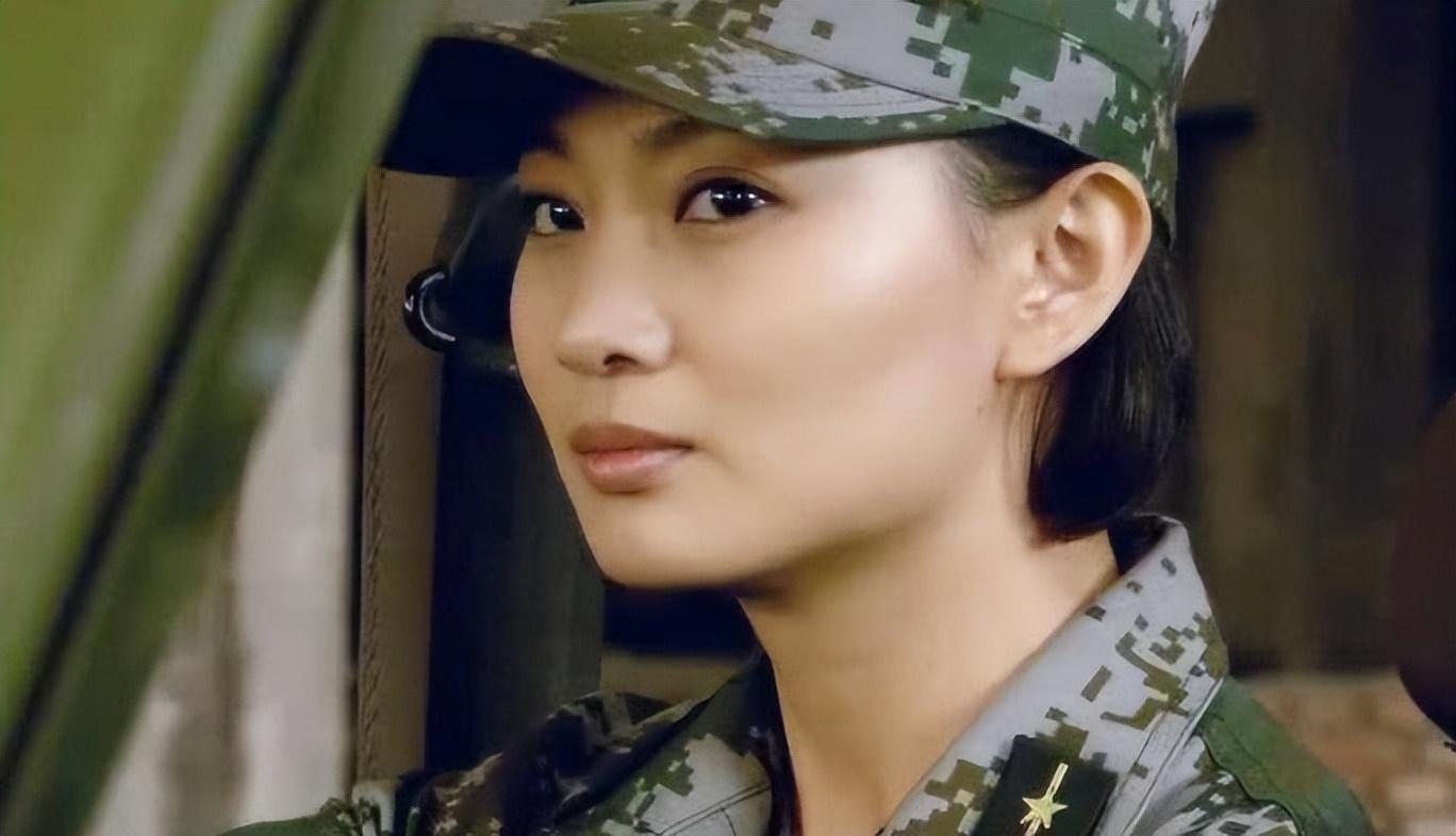 回顾美女军花侯梦莎和吴京搭档出演军旅剧走红现幸福美满