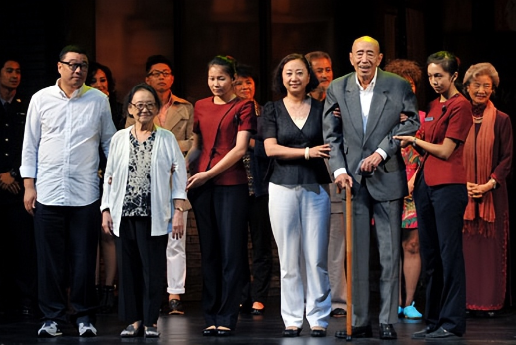 回顾著名表演艺术家朱旭今生愧对儿子终于在天堂里与妻子相会