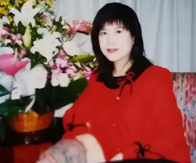 回顾老生于智魁与梁以薇结婚30年一人扛起三个家庭重担