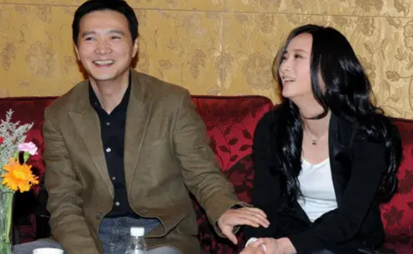 回顾吴玉华婚姻8年丈夫选择丁克转身嫁给画家如今怎么样了