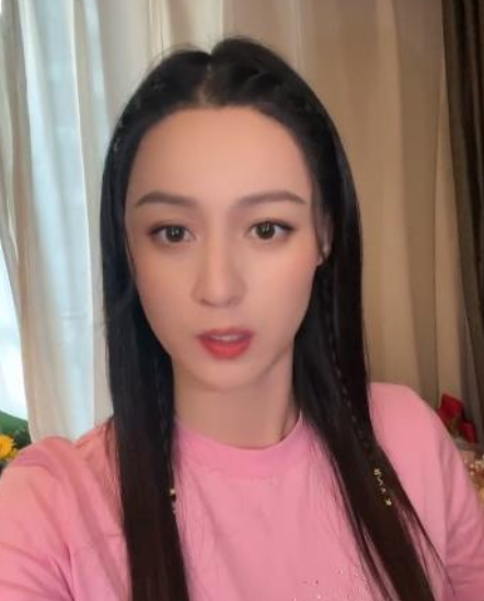 回顾网红歌手唐艺靠着抖音成为红人前婆婆称她是好儿媳