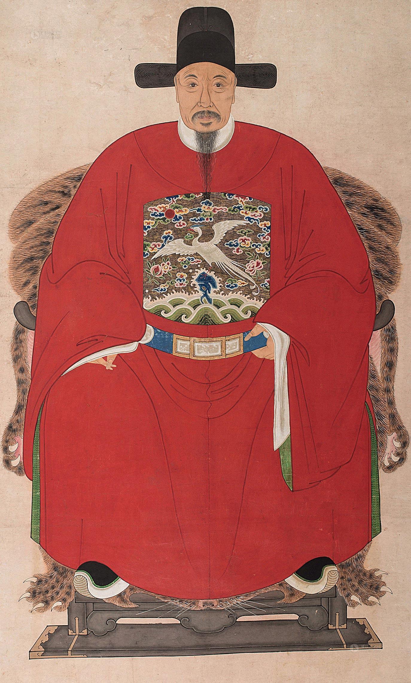 每个朝代的官服又有那些区别不同等级的官服又是什么图案呢