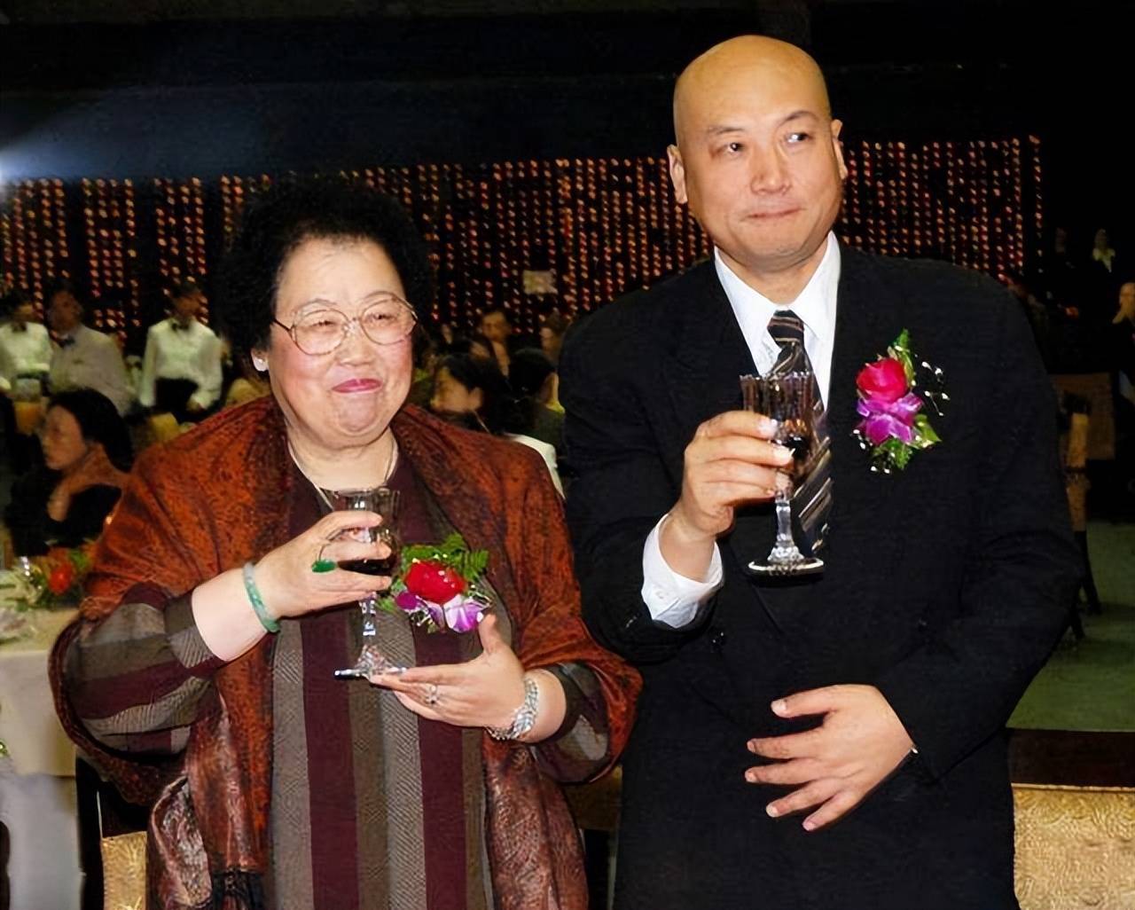 回顾陈丽华经过半生的相处我清楚知道迟先生爱得绝不是我的钱