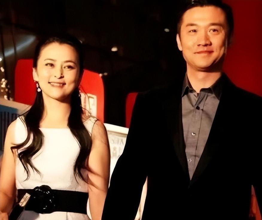 回顾何音与黄志忠离婚嫁小9岁许云帆丈夫对前夫儿子视如己出