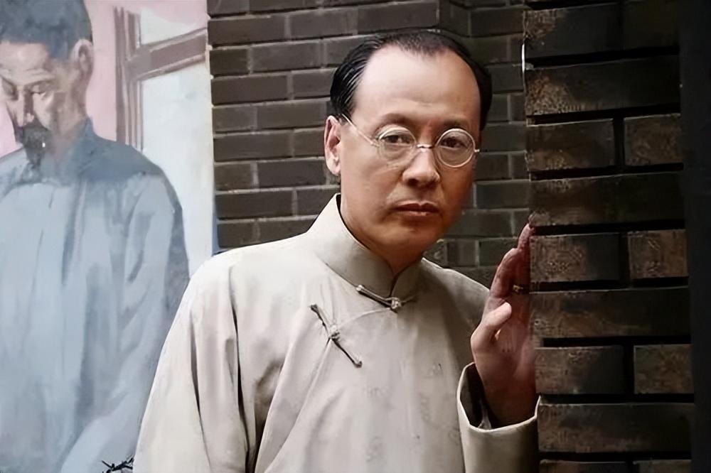 回顾侯天来从自行车厂钳工到著名老戏骨他对妻子和女儿有愧疚