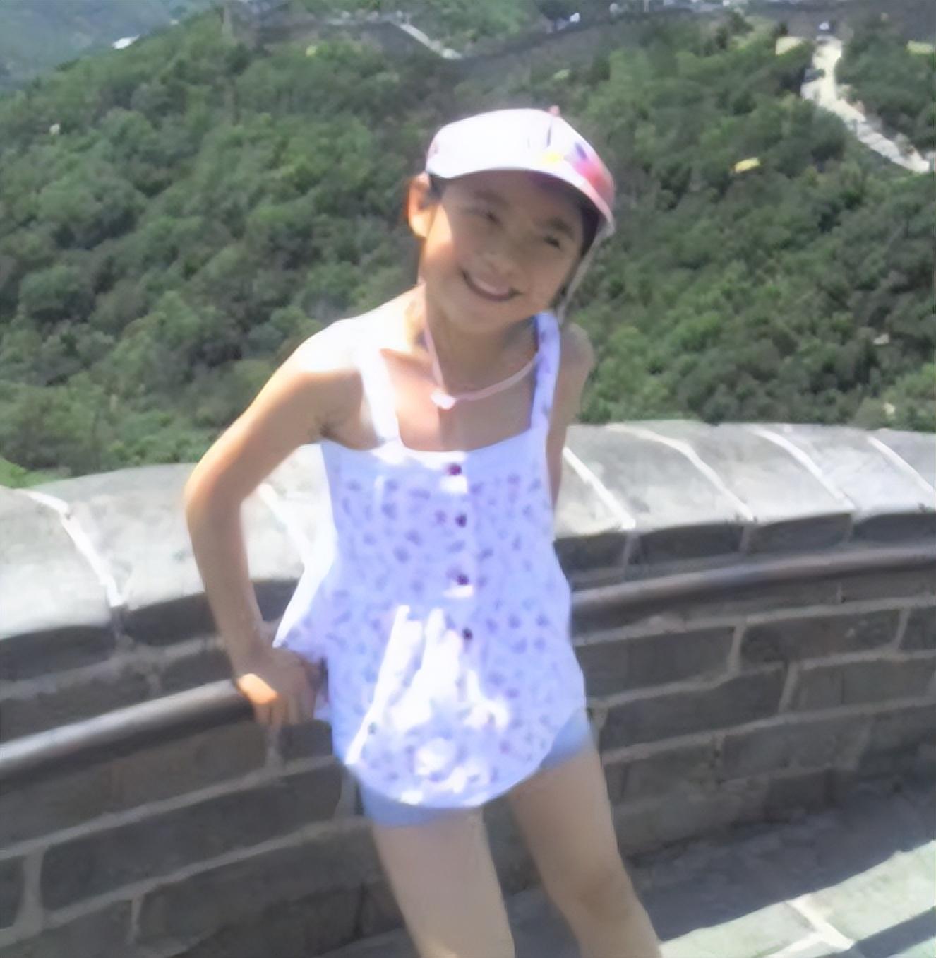 回顾管彤26岁进央视41岁结婚42岁当高龄产妇52岁被宠成公主