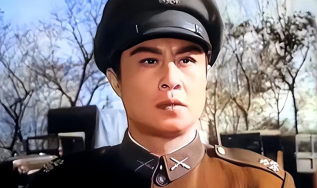 王心刚还只是一位不出名的小演员,但杨绍采和王心刚两位同在八一电影