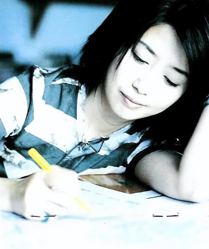 回顾歌手孟庭苇一场报复性的婚姻让她伤心52岁与儿子相依为命