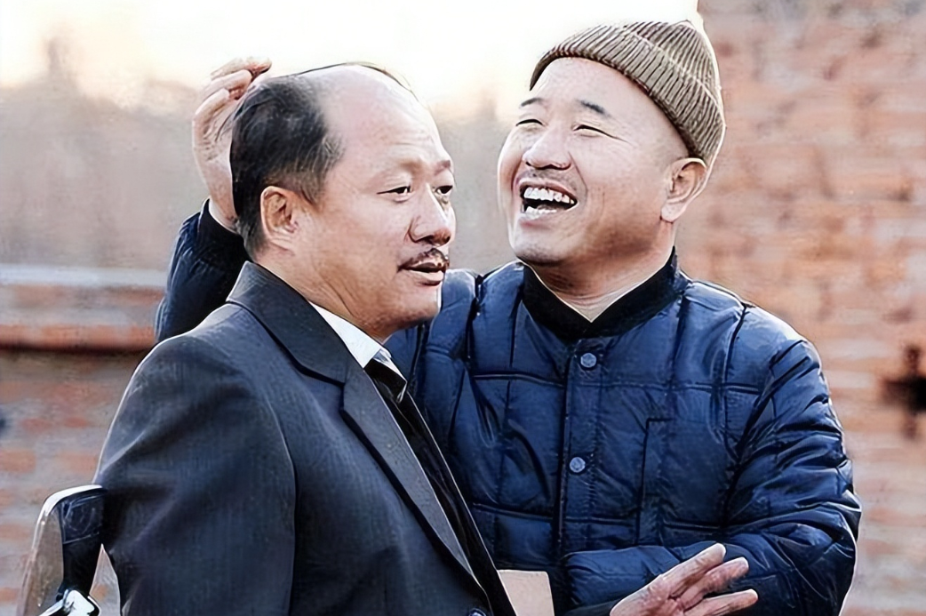 就这样,唐鉴军饰演了谢广坤这个角色,没想到,电视剧一播出,比预期中