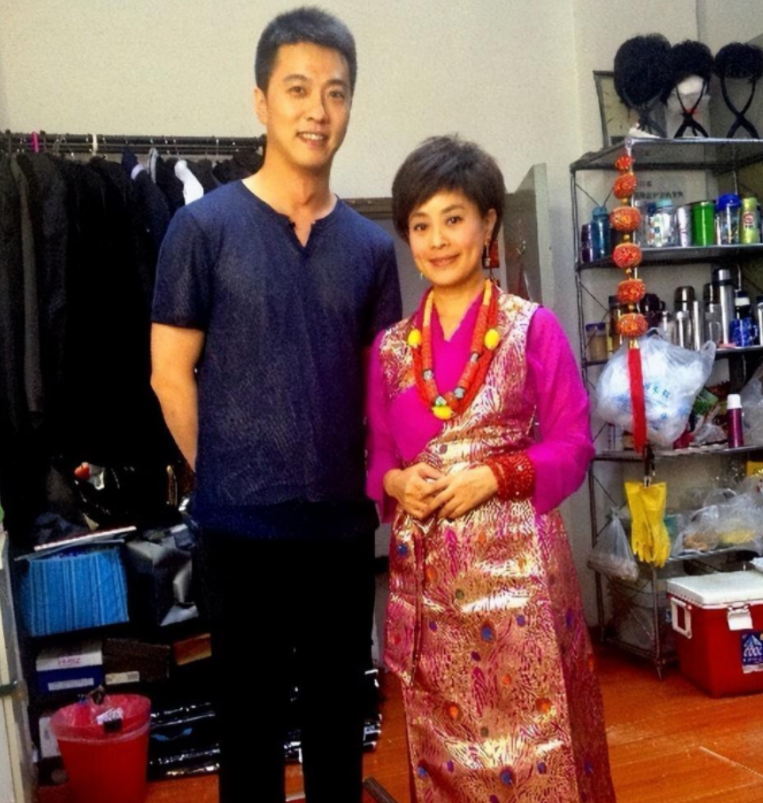 回顾央视名嘴顾国宁父亲病逝而后离婚如今离开央视让人感慨