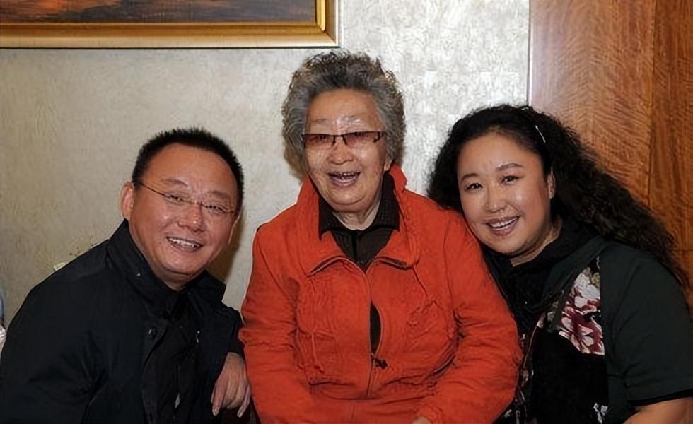 回顾国家一级演员邵峰坚持陪妻子抗癌23年倾家荡产不离不弃