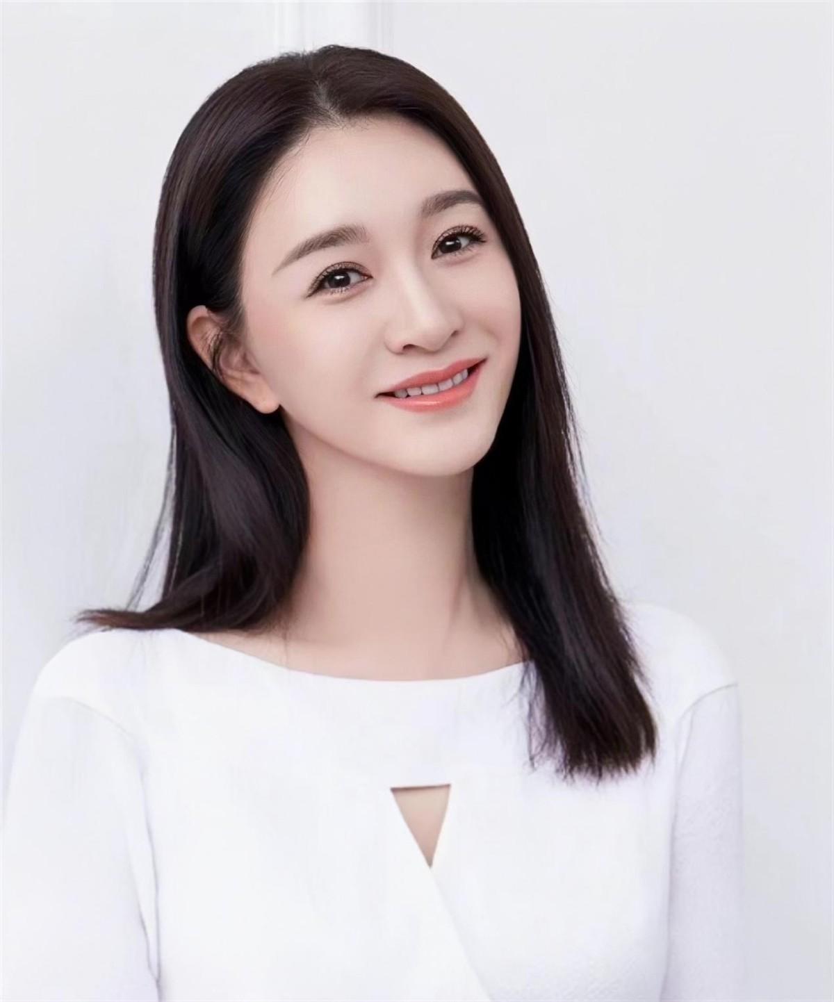 回顾演员徐梵溪长得漂亮戏也好为人低调不张扬追求平淡生活