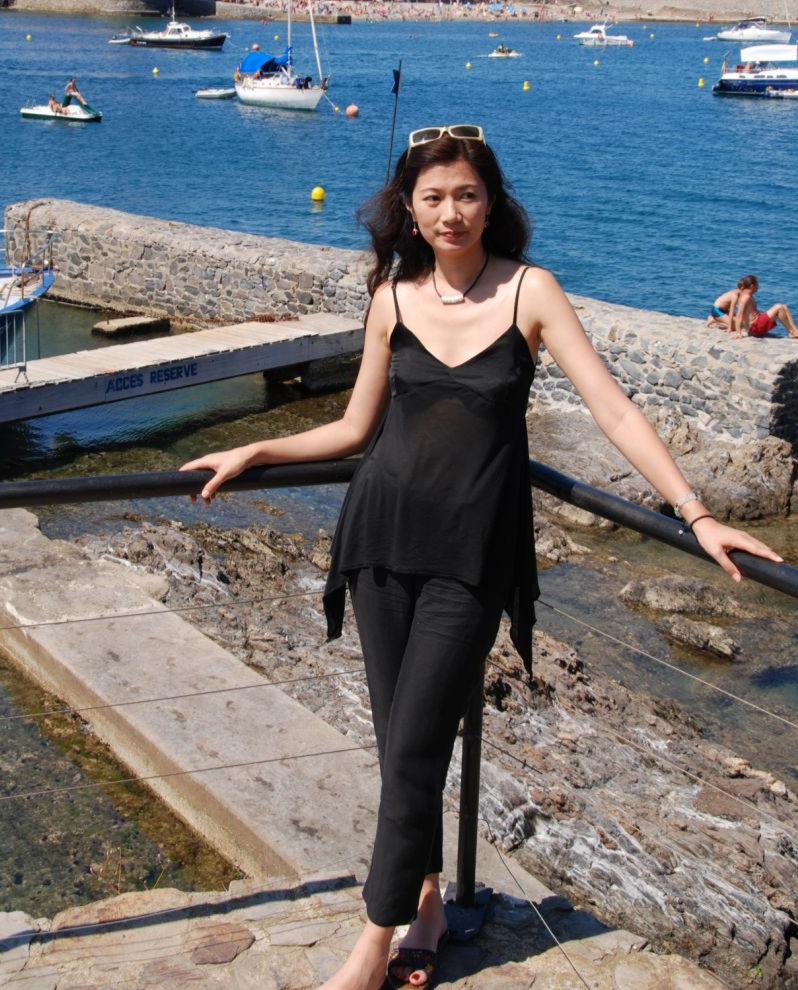 回顾女星李芸父亲和伯父都是知名演员结婚又离婚二嫁小提琴家