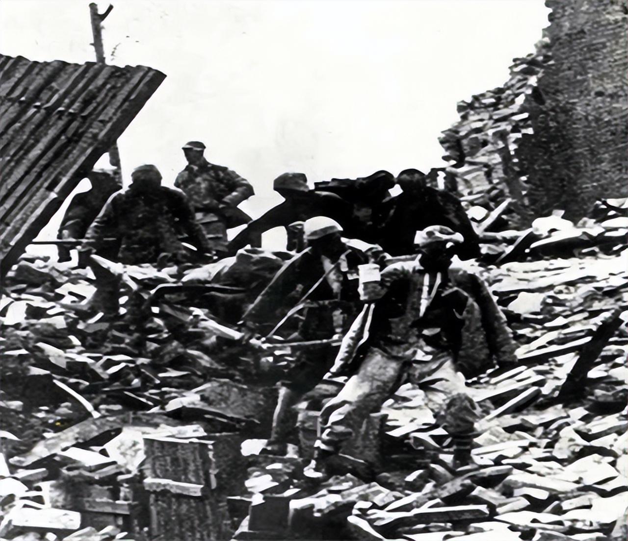 孟良崮战役鲜为人知的细节我军300余俘虏集体卧底帮大忙