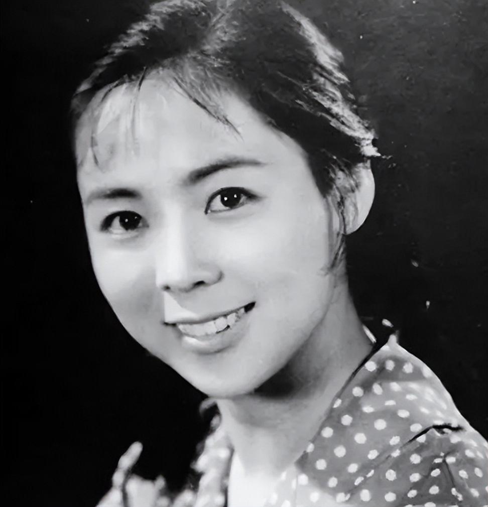 回顾刘尚娴因饰演英雄儿女中的王芳走红患难婚姻格外美丽