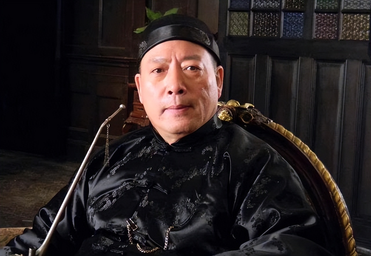 黄金荣被绑,绑匪索要50根金条,儿媳只肯给49根,内中却暗藏玄机