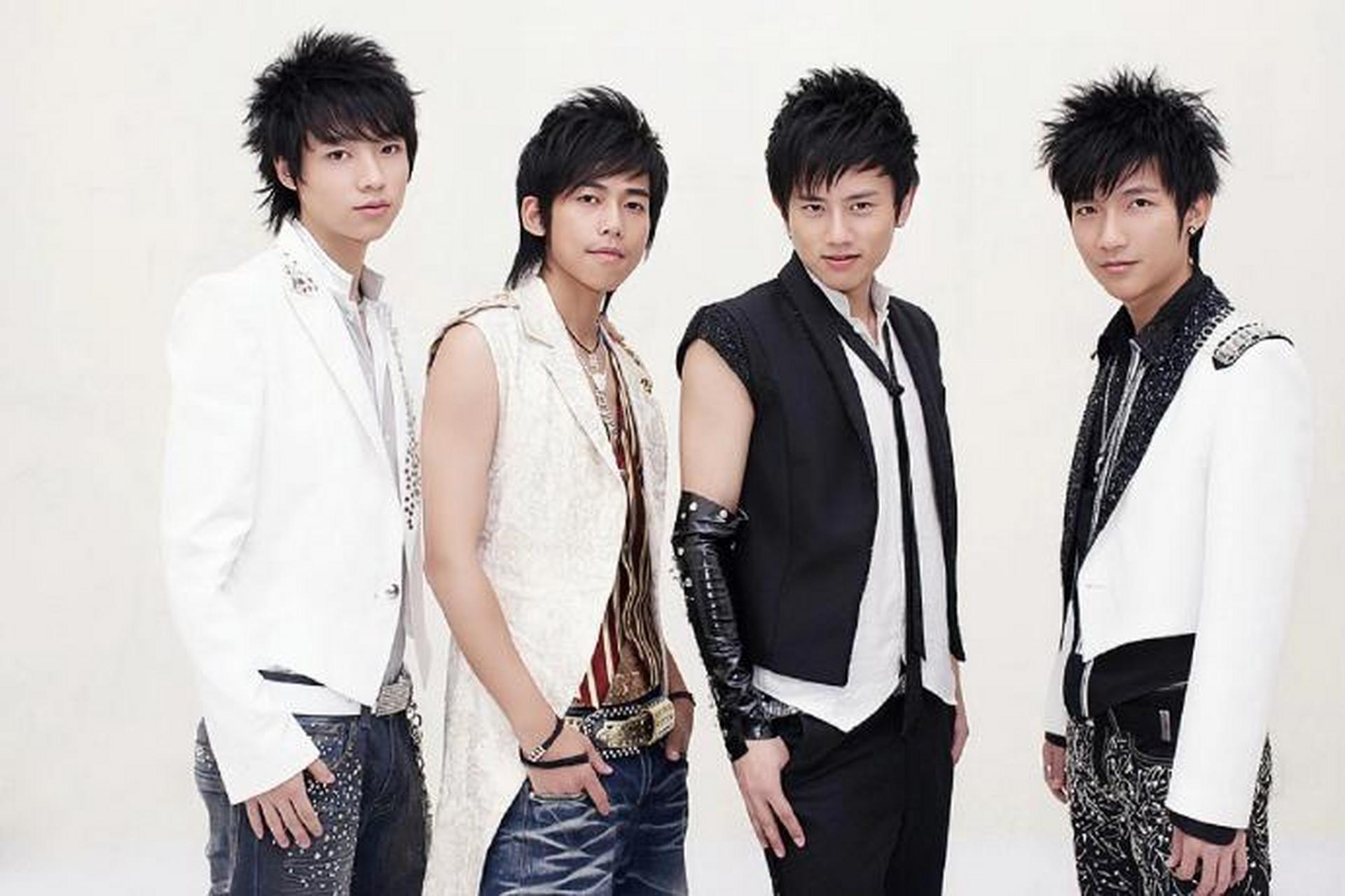 陈楚生苏醒魏晨张杰早期写真# 考古一些见过的07四强古早写真!