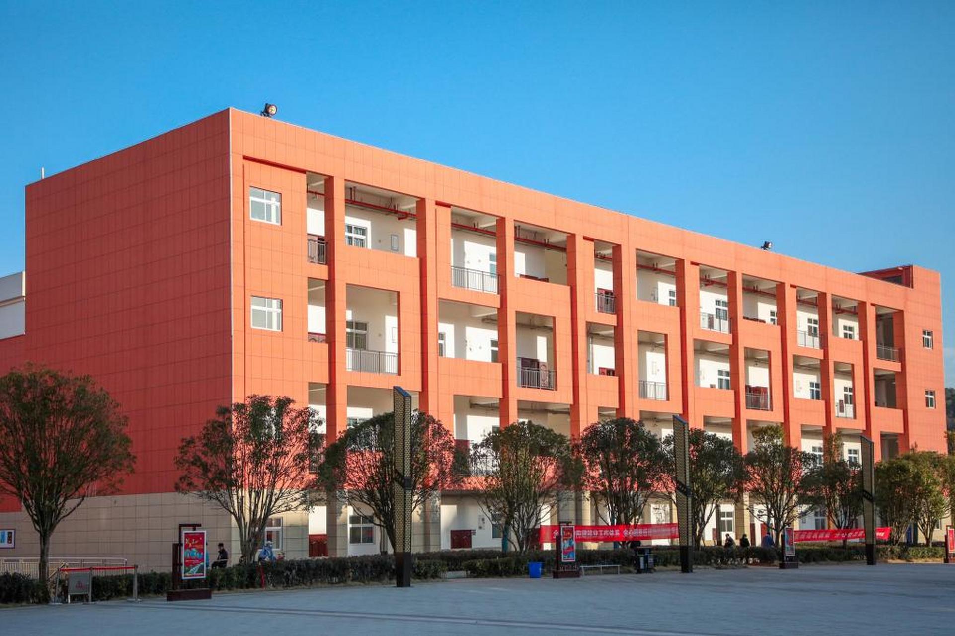 湖南石油化工职业技术学院单招考试录取线已经正式发布了,今年的各个