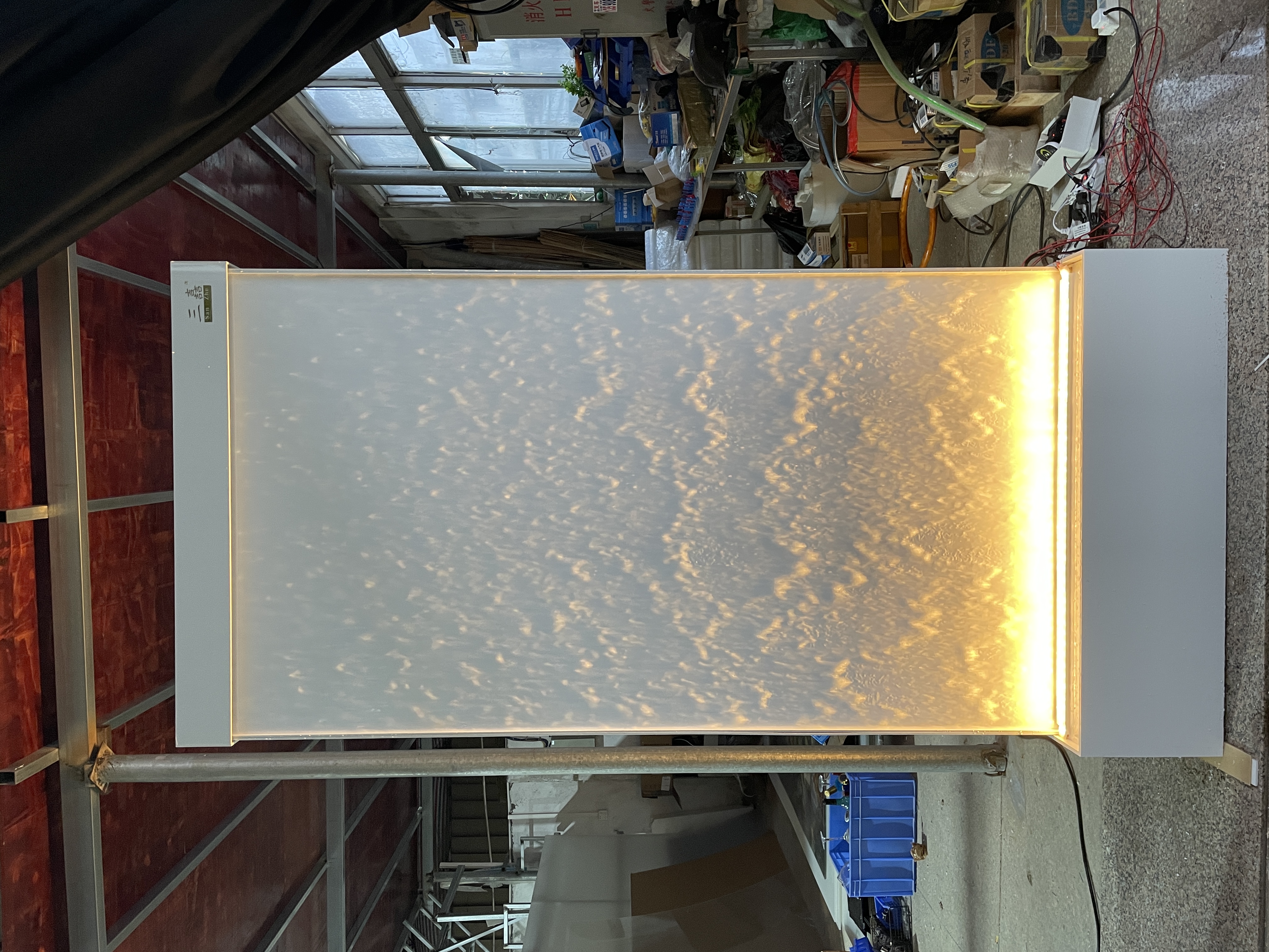 产品介绍:三嚞水幕公司生产亚克力气泡墙,水舞墙,水舞屏风,水舞气泡墙