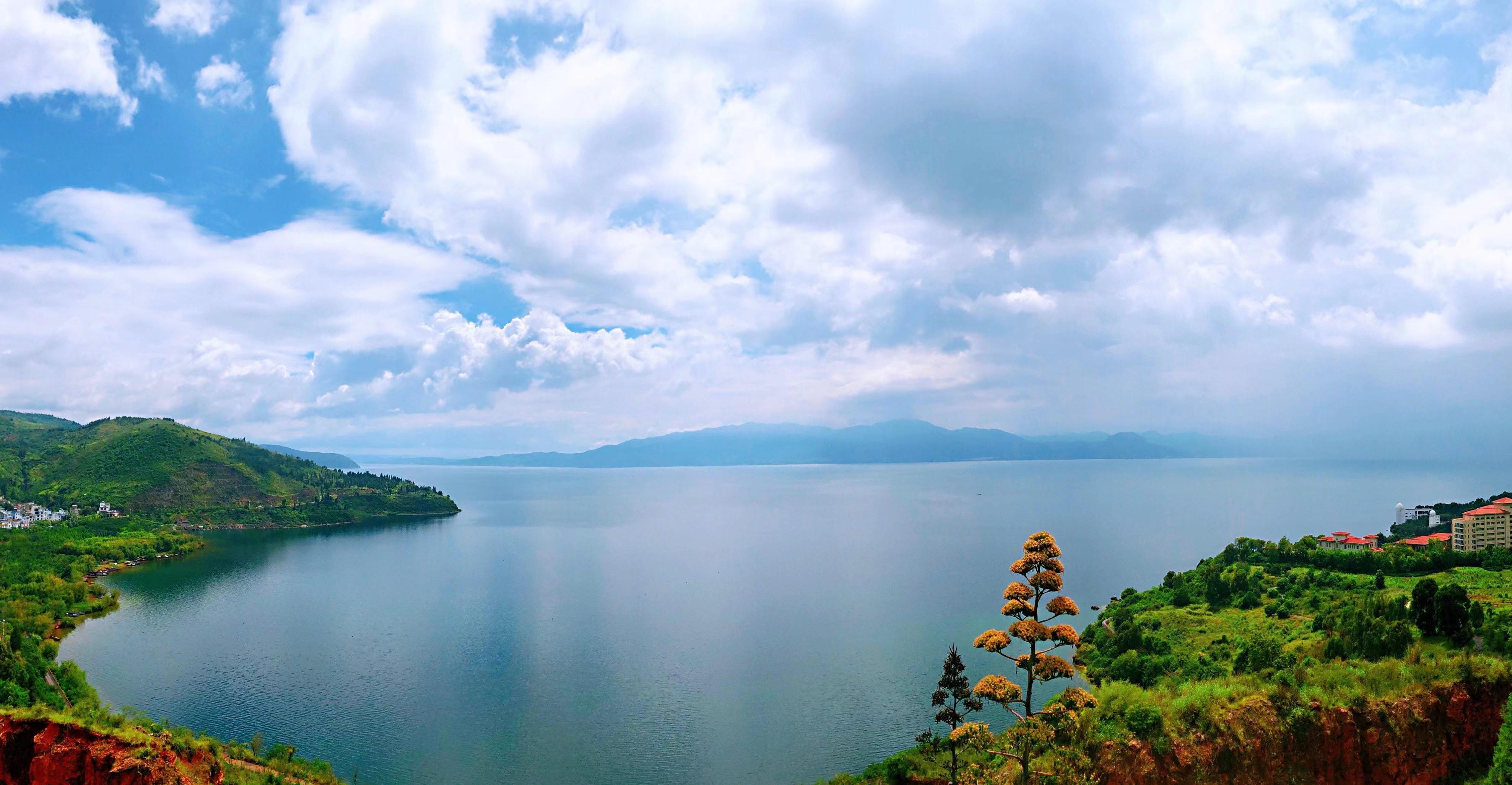 云南抚仙湖,不如洱海出名,却比洱海干净好几倍