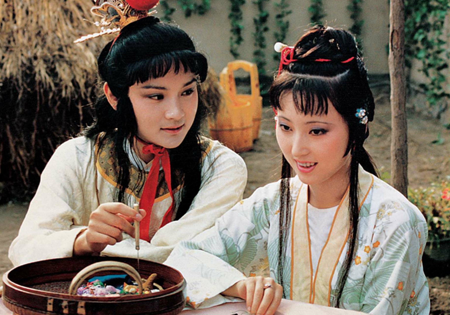 贾母提议给宝玉选填房,王熙凤推荐袭人.