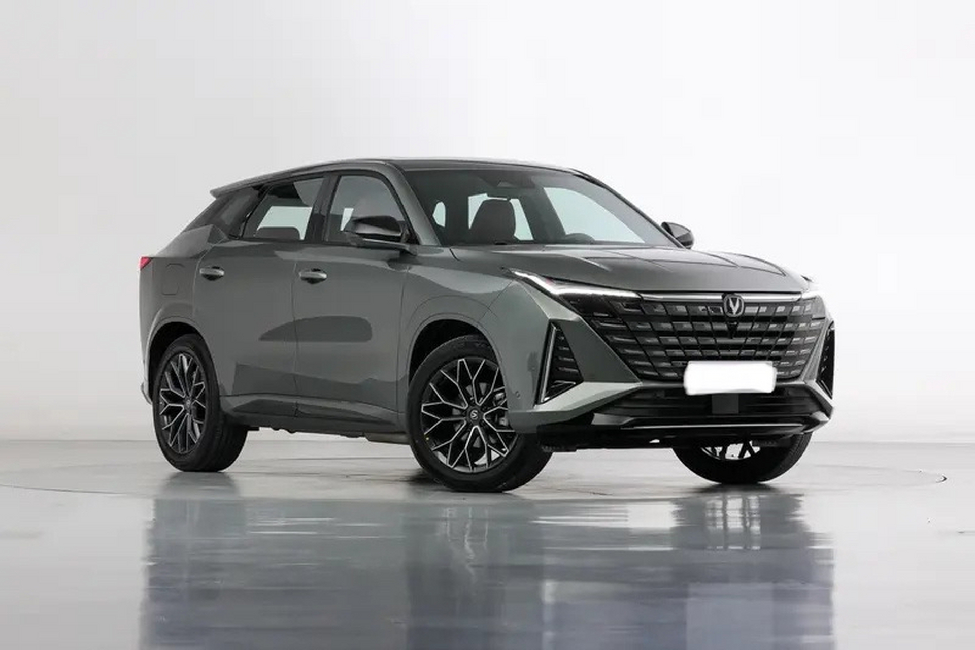 79万元起! 3月28日,长安un-z正式上市,售价11.79-13.19万元.