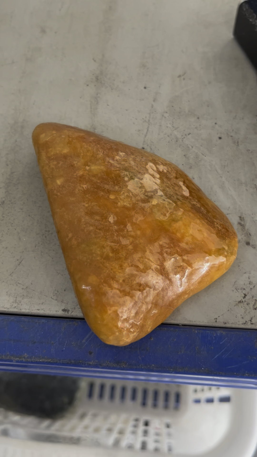 大马坎去皮水石,雾层好看,做手把件可以